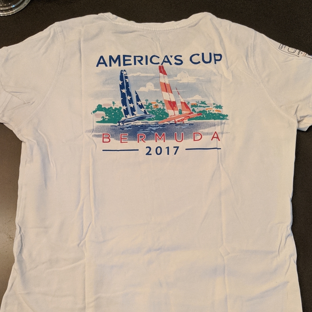 2017 Vineyard Vines America's Cup Medium T Shirt